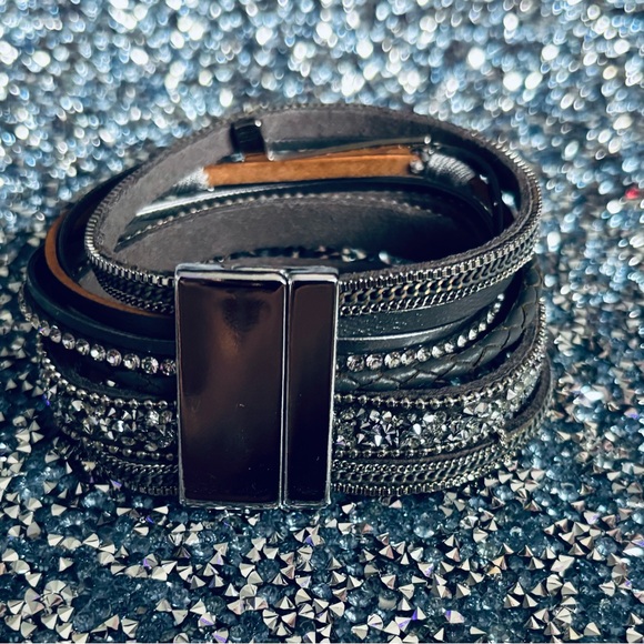 MAURICES MULTI-STRAP LEATHER BRAIDED  BRACELET ~
OSFM - Picture 5 of 13